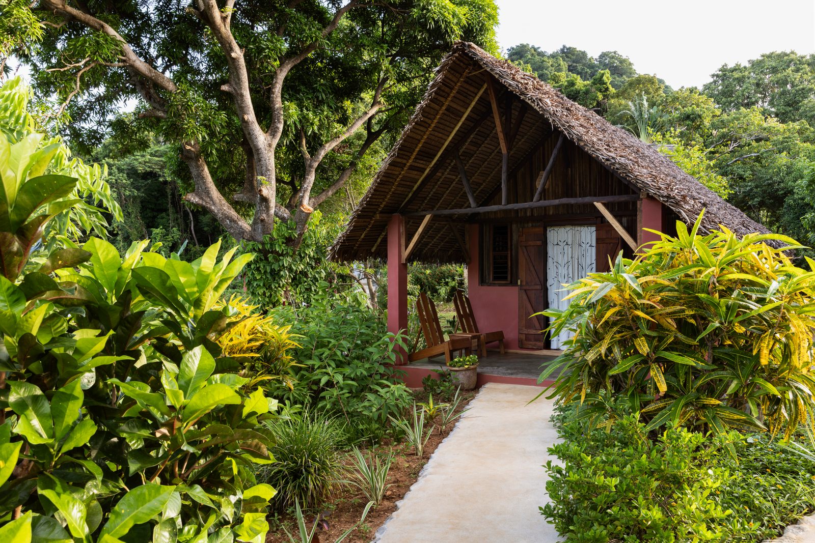 Mango Bungalow exterior at Sakatia Lodge