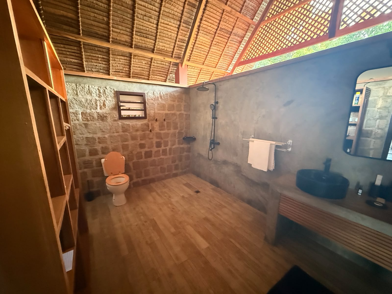 Glamping bathroom full